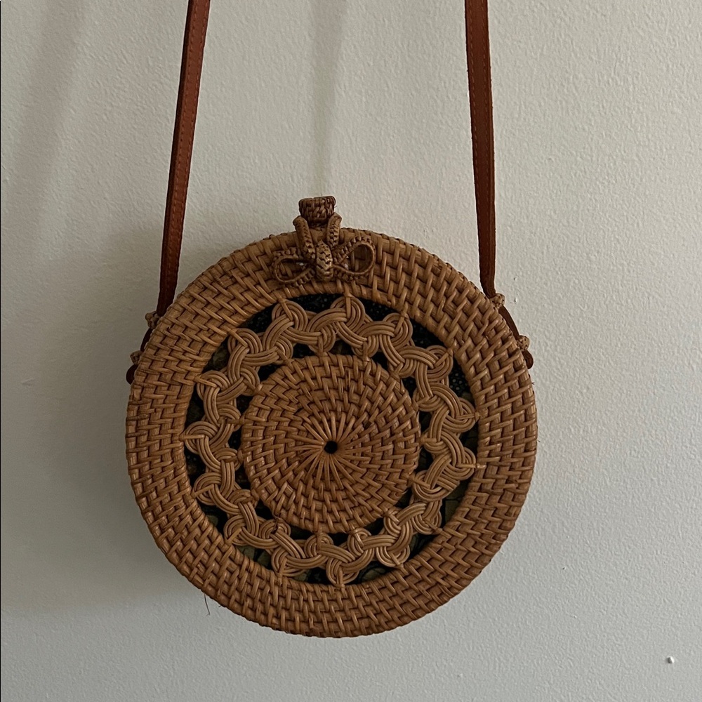 Elegant Tan Woven Crossbody Bag